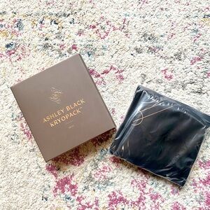 ✨NIB Ashley Black Spot Kryopack
